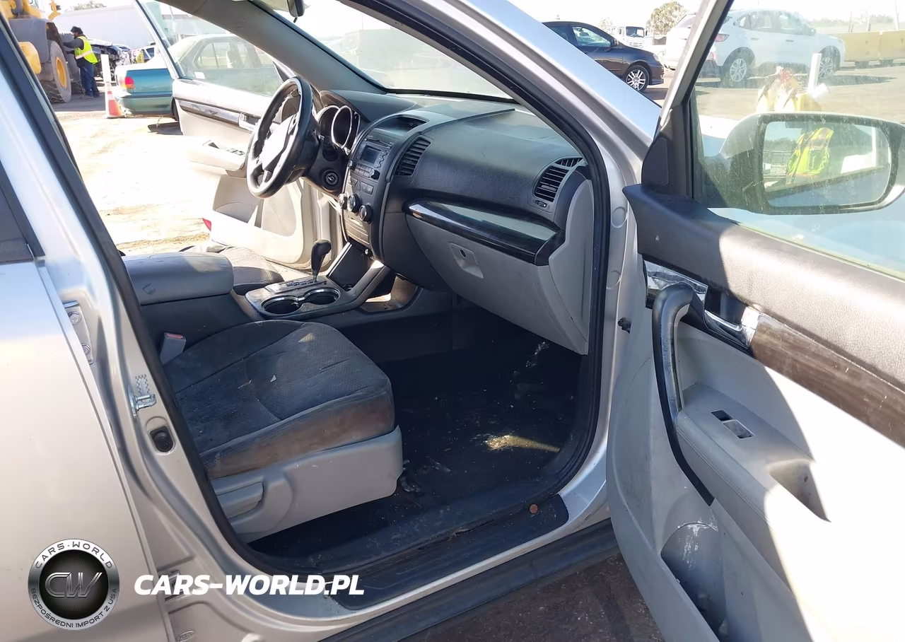 2011 Kia Sorento Lx V6 VIN:5XYKT4A24BG054177 - 5
