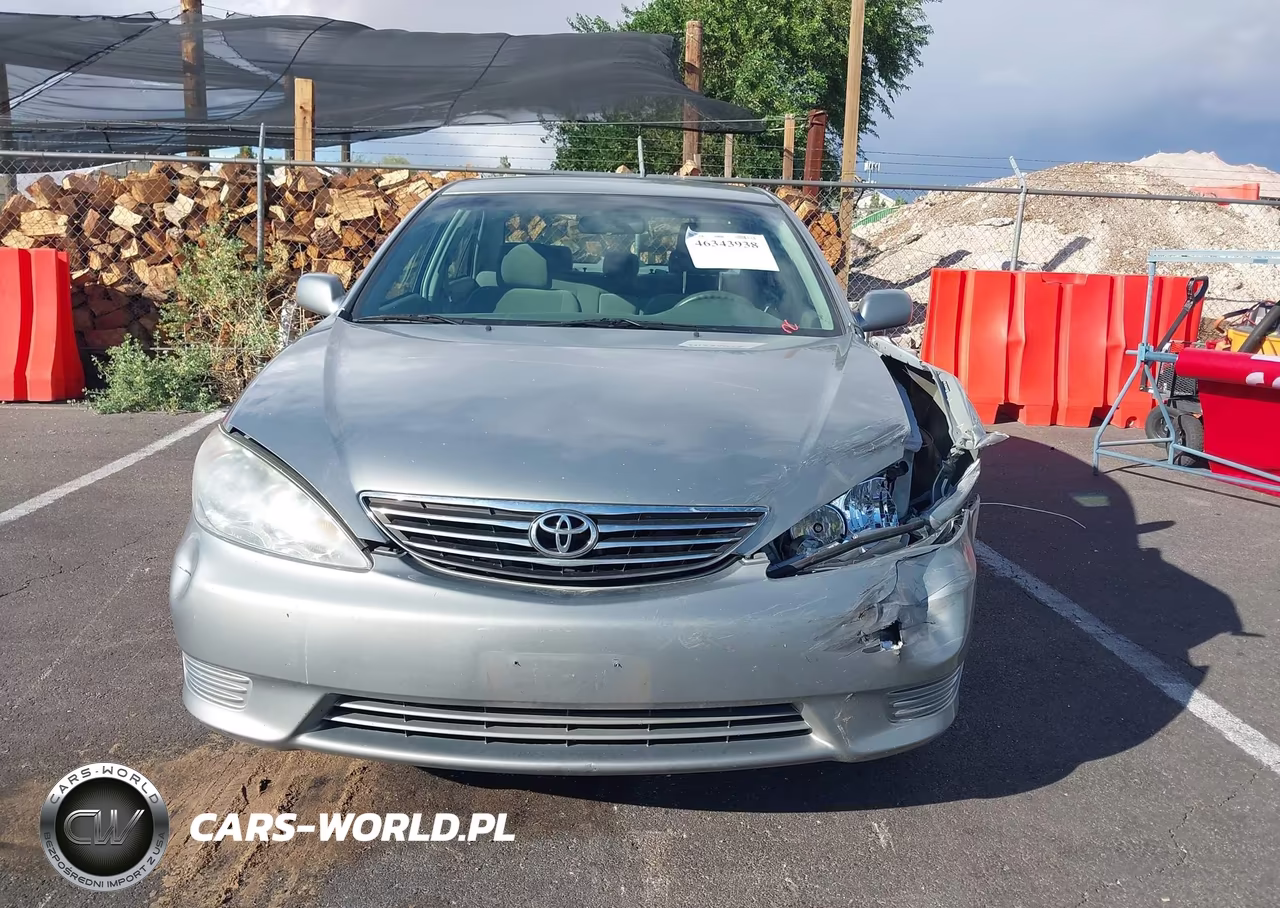 2005 Toyota Camry Le VIN:4T1BE30K45U529007 - 12