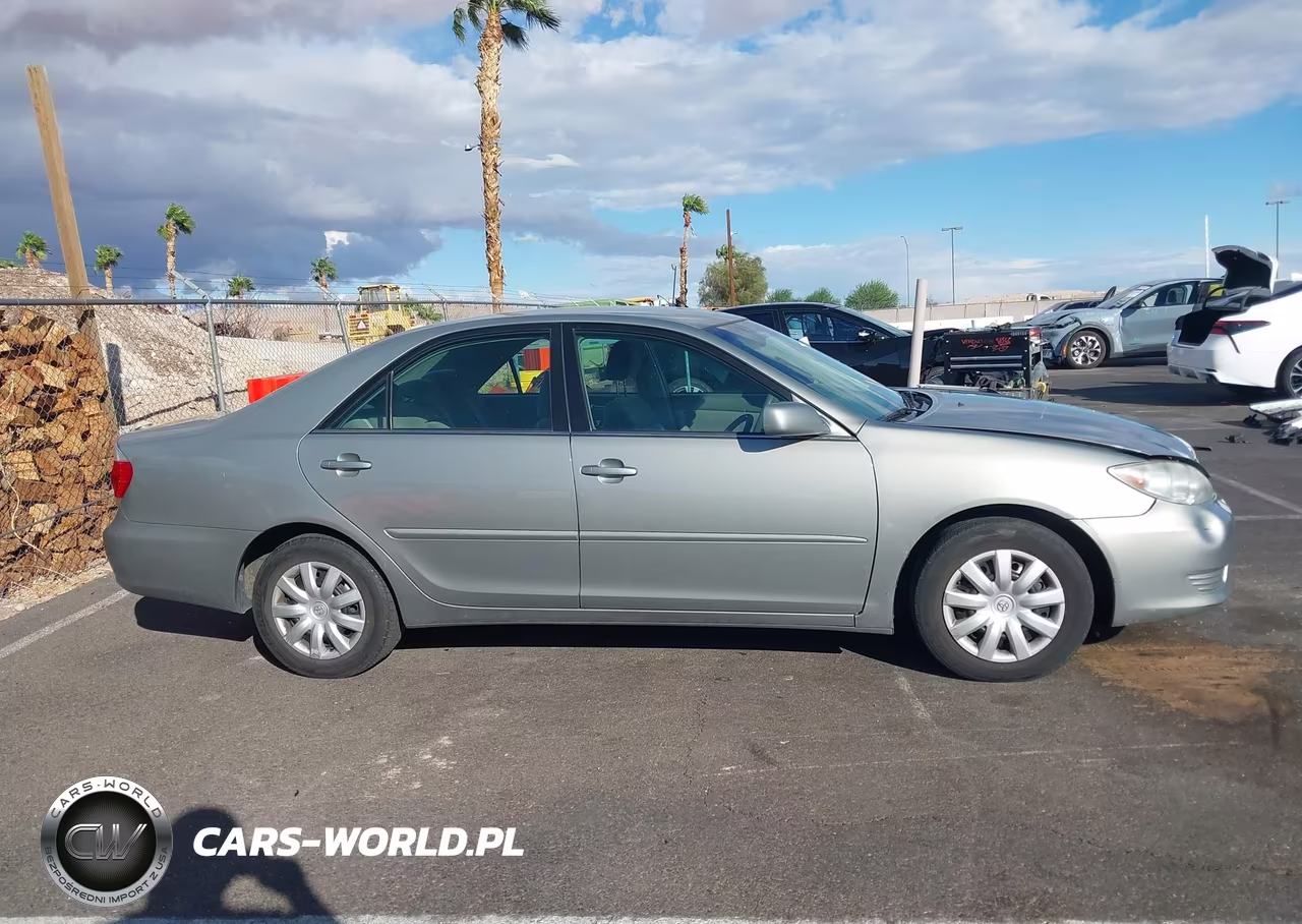 2005 Toyota Camry Le VIN:4T1BE30K45U529007 - 13