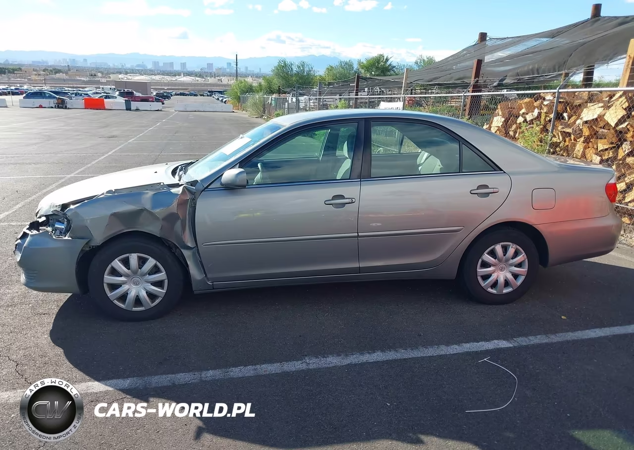 2005 Toyota Camry Le VIN:4T1BE30K45U529007 - 14