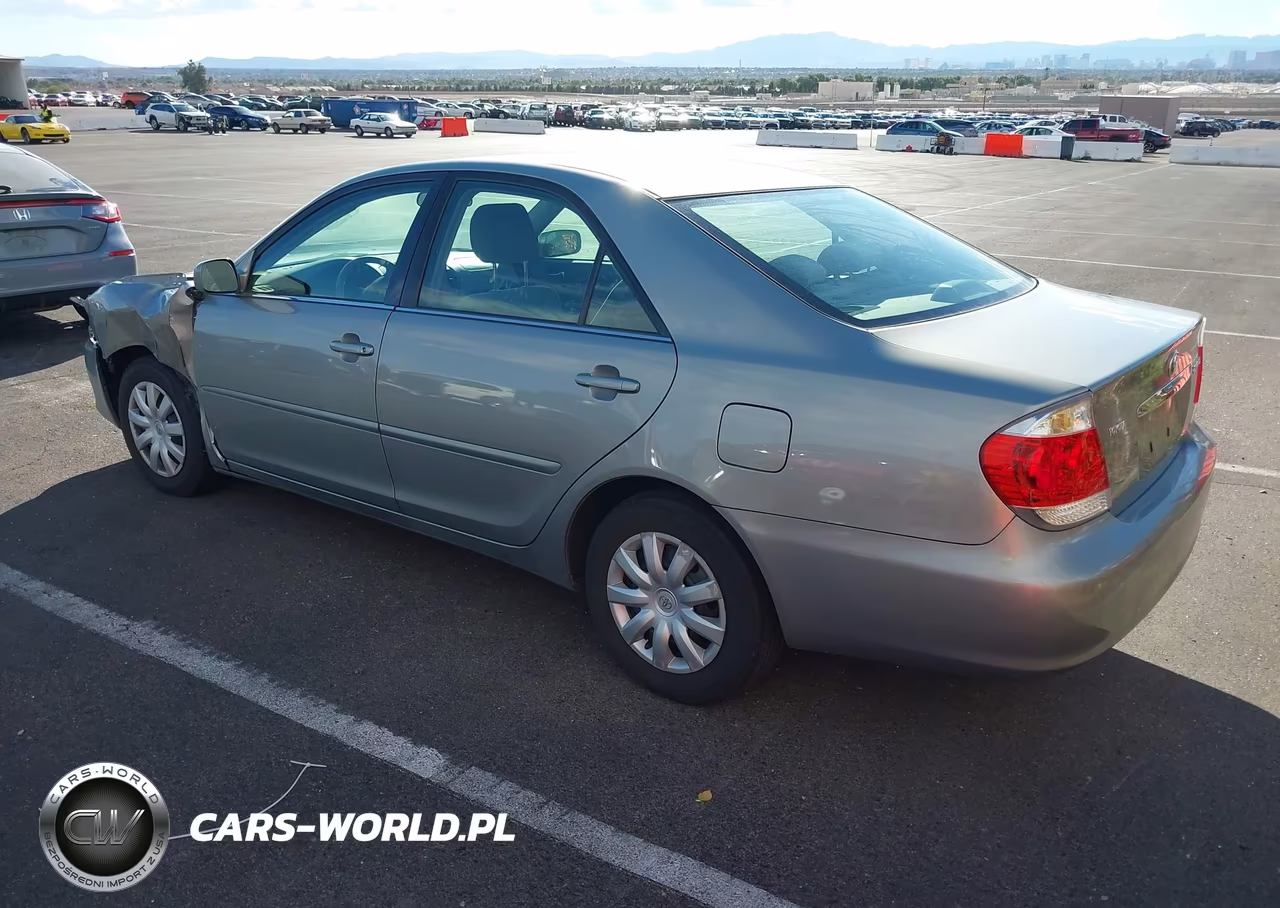 2005 Toyota Camry Le VIN:4T1BE30K45U529007 - 3
