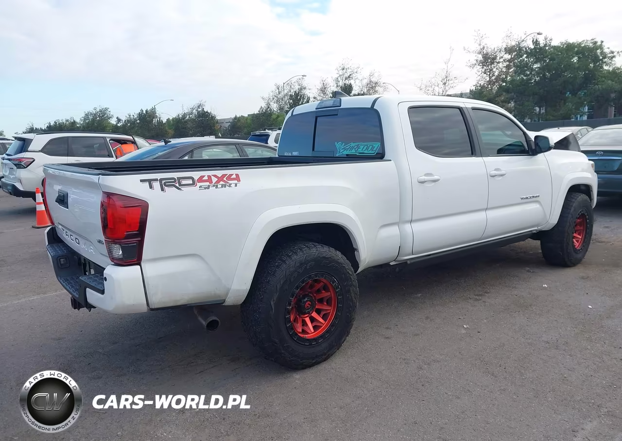 2018 Toyota Tacoma Trd Sport VIN:3TMDZ5BN5JM041428 - 4