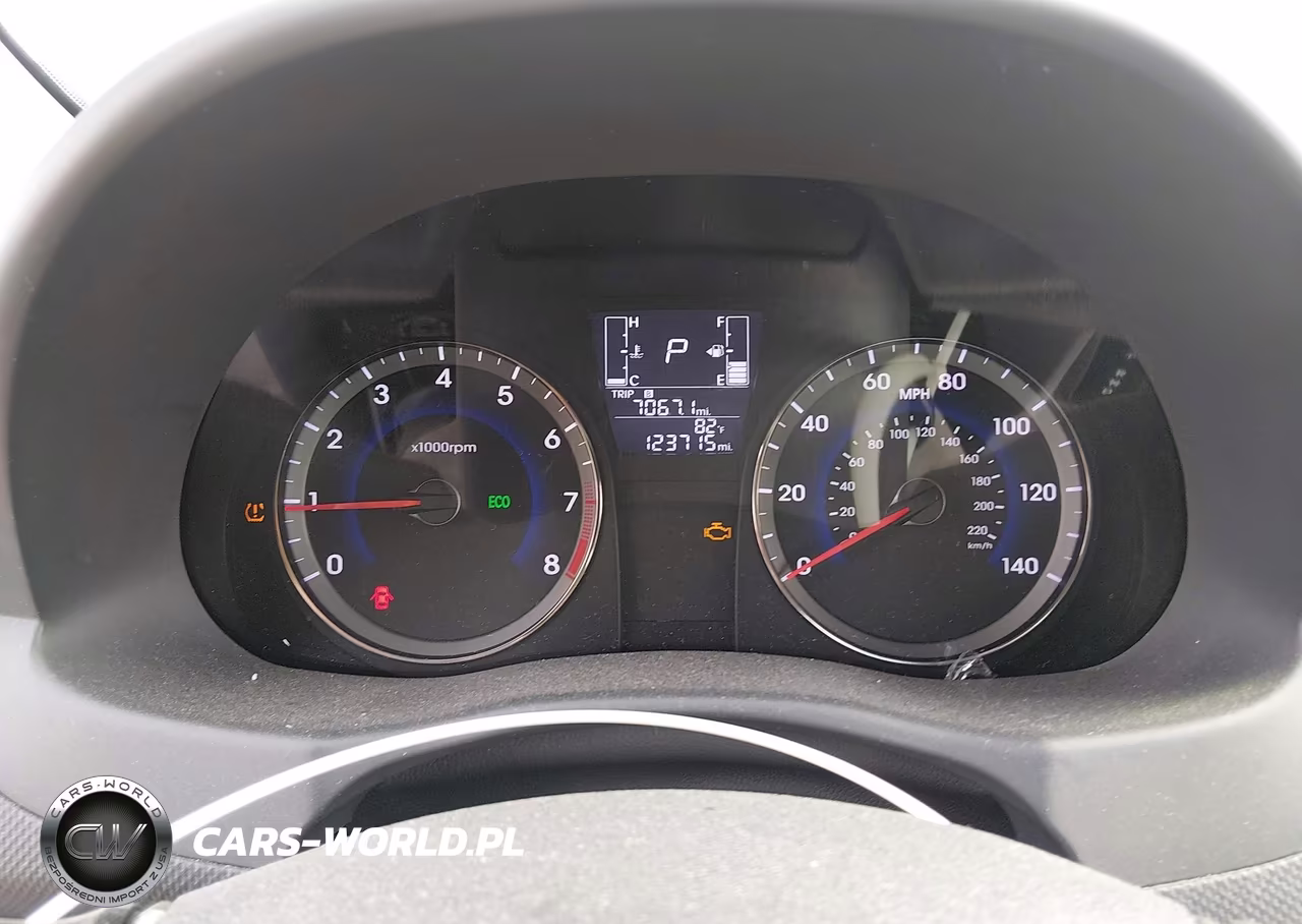 2017 Hyundai Accent Value Edition VIN:KMHCT4AE4HU364489 - 7