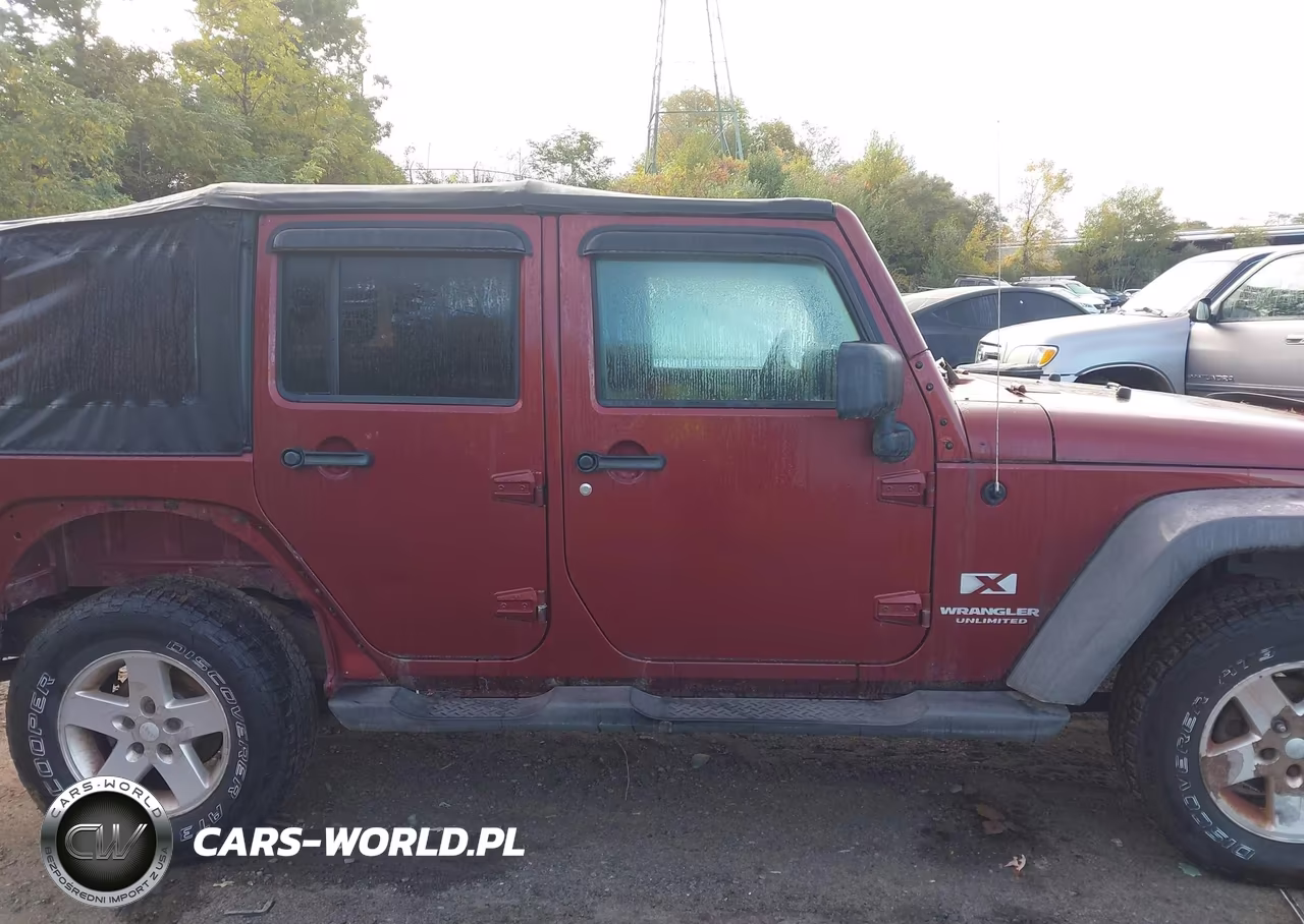 2007 Jeep Wrangler Unlimited X VIN:1J4GA39157L145661 - 13