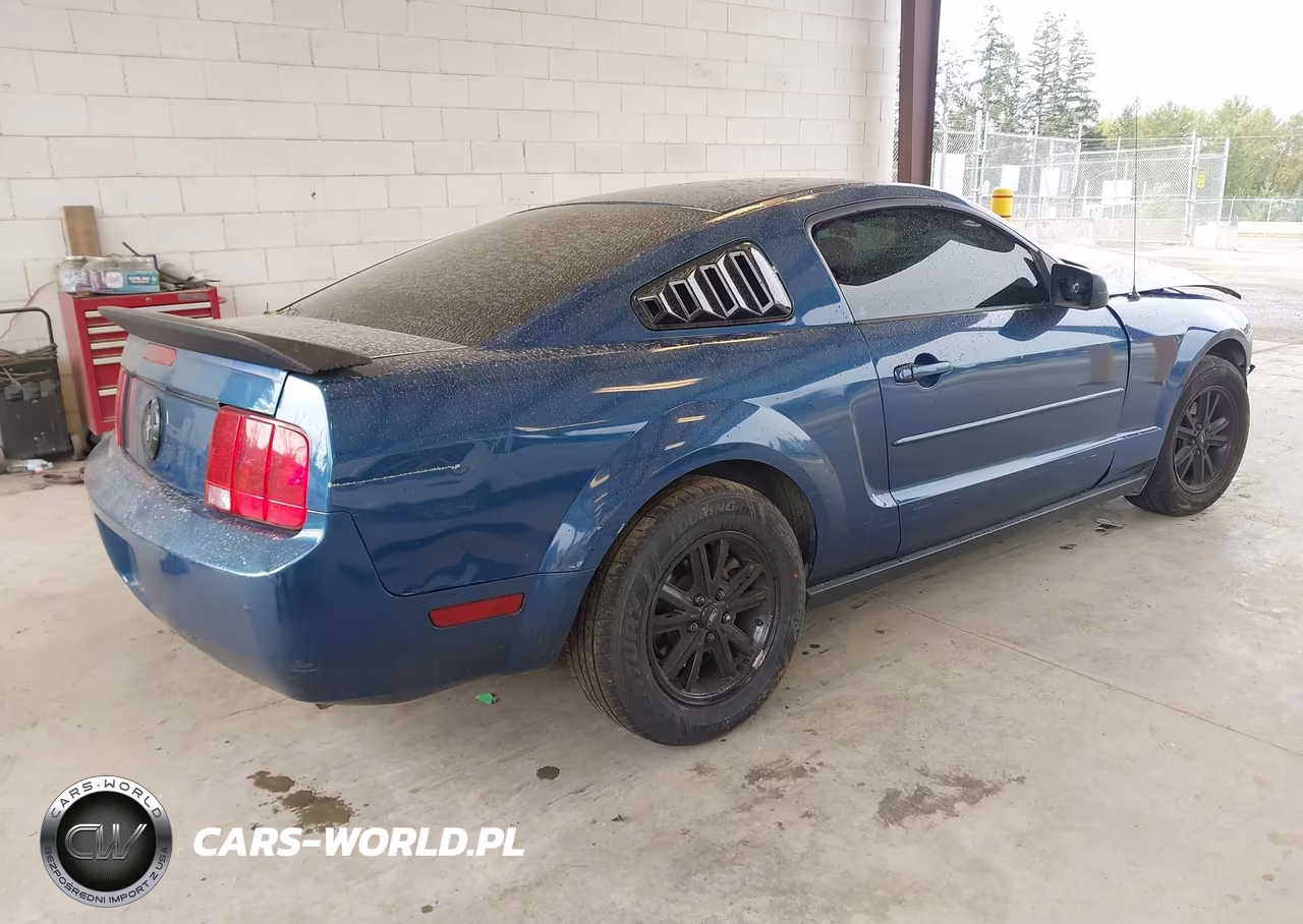 2007 Ford Mustang V6 Deluxe-V6 Premium VIN:1ZVFT80N275212131 - 4