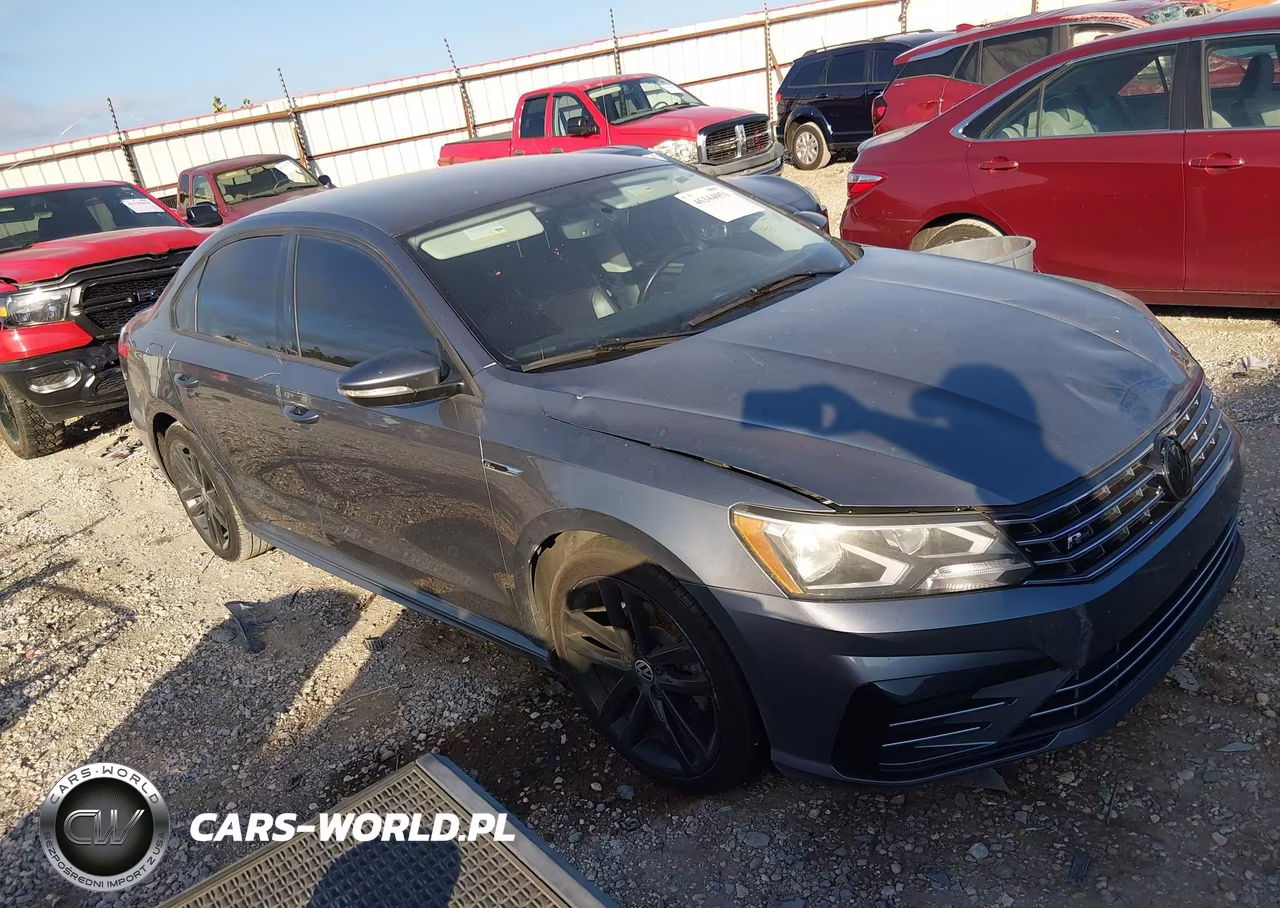 2018 Volkswagen Passat 2.0T R-Line-2.0T S VIN:1VWAA7A31JC020774 - 1