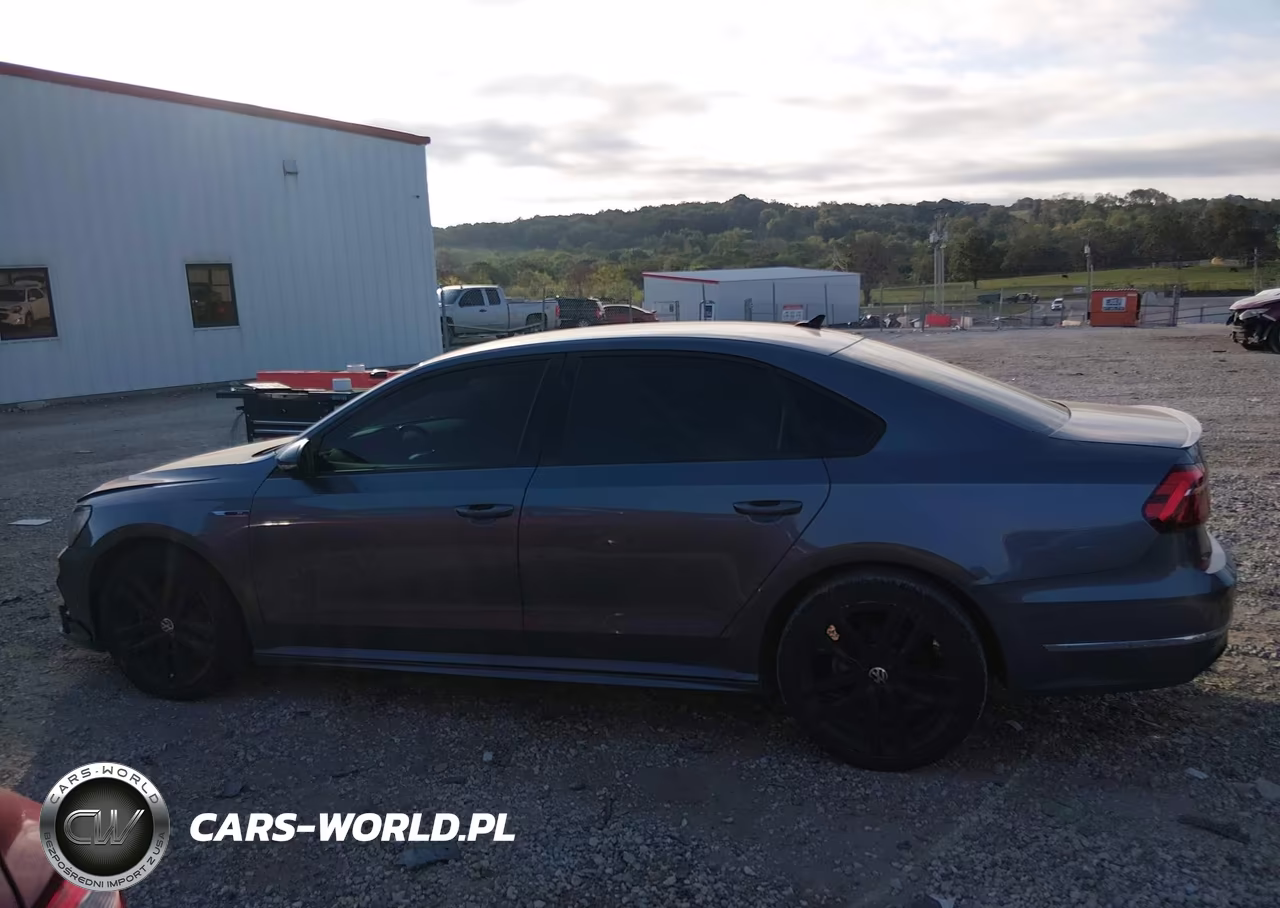 2018 Volkswagen Passat 2.0T R-Line-2.0T S VIN:1VWAA7A31JC020774 - 14
