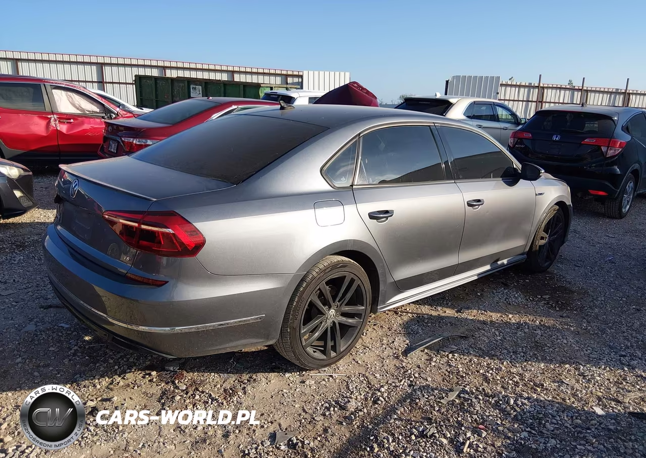 2018 Volkswagen Passat 2.0T R-Line-2.0T S VIN:1VWAA7A31JC020774 - 4