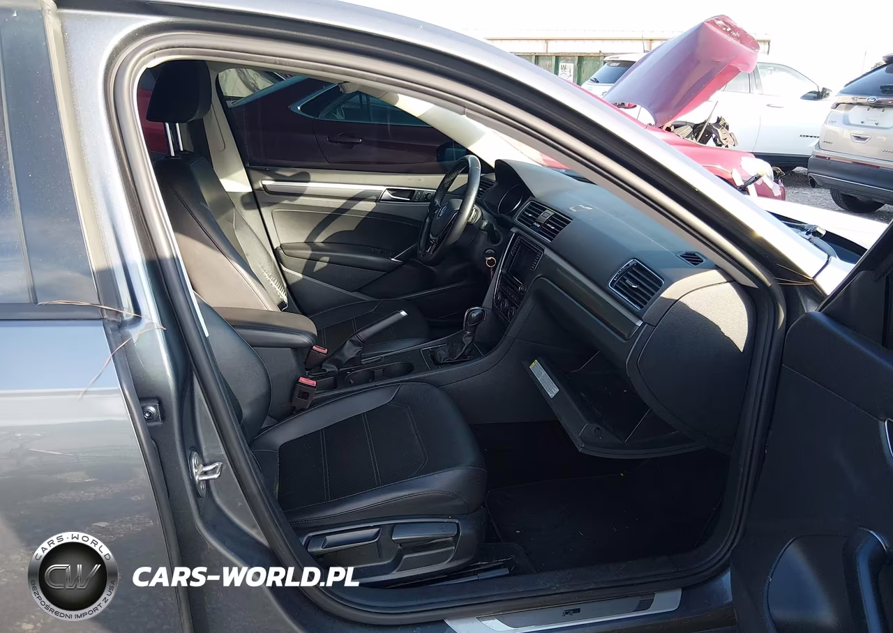 2018 Volkswagen Passat 2.0T R-Line-2.0T S VIN:1VWAA7A31JC020774 - 5