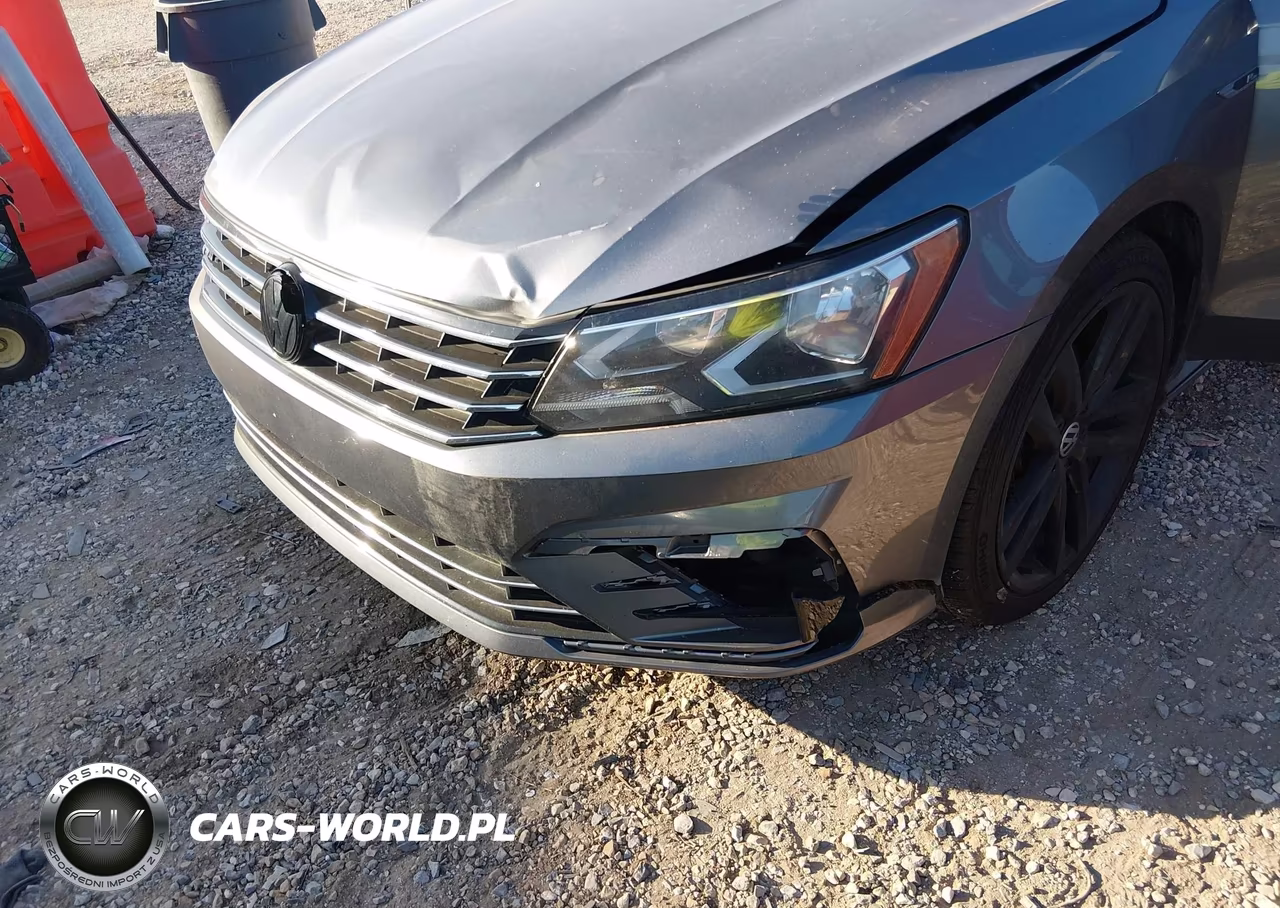 2018 Volkswagen Passat 2.0T R-Line-2.0T S VIN:1VWAA7A31JC020774 - 6