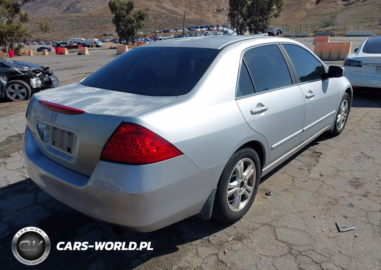 2007 Honda Accord 2.4 Se VIN:JHMCM56347C003300 - 4