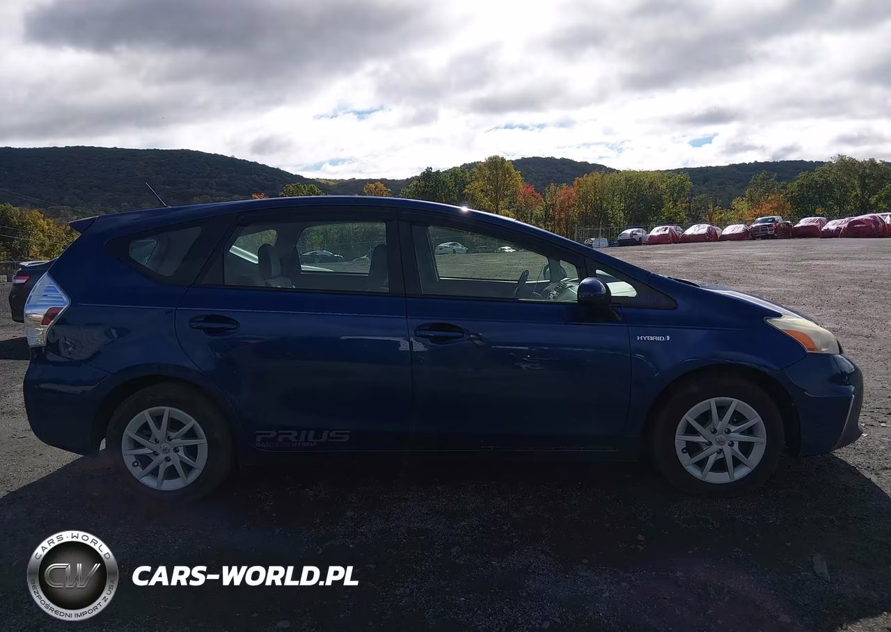 2012 Toyota Prius V Three VIN:JTDZN3EU2C3063013 - 13