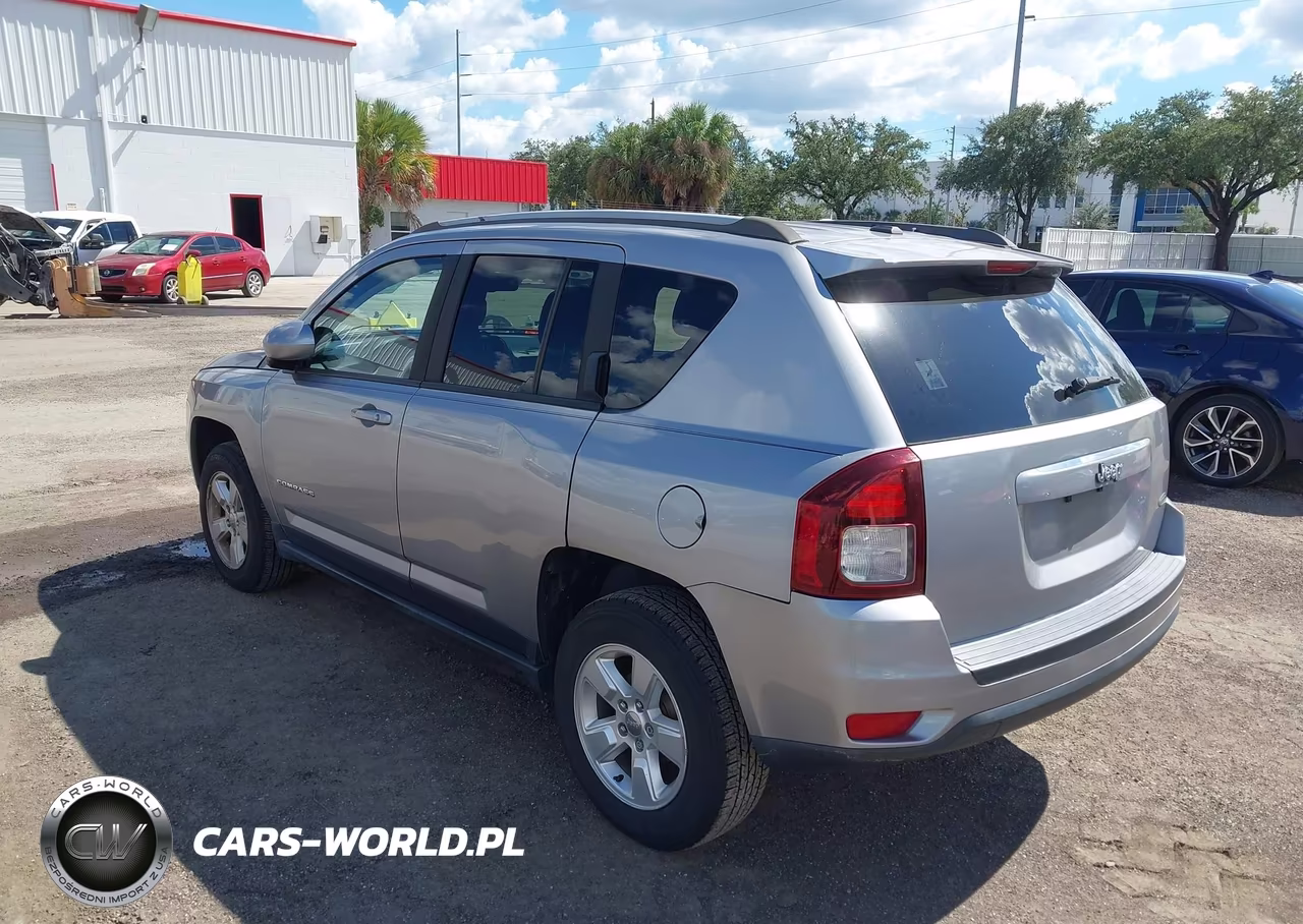 2016 Jeep Compass Latitude VIN:1C4NJCEA9GD715299 - 3