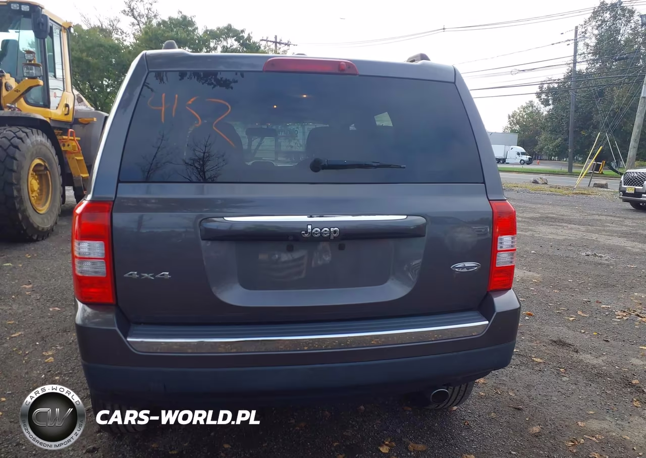 2016 Jeep Patriot High Altitude Edition VIN:1C4NJRFB2GD695262 - 16
