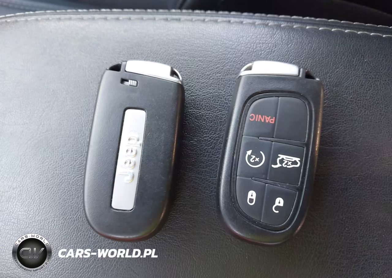 2019 Jeep Cherokee Limited 4X4 VIN:1C4PJMDN0KD201319 - 11