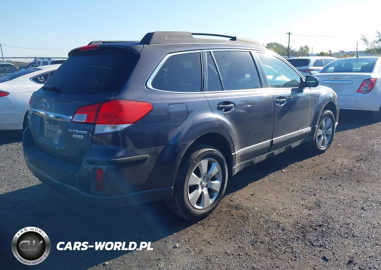 2010 Subaru Outback 2.5I Premium VIN:4S4BRBGC6A1320991 - 4