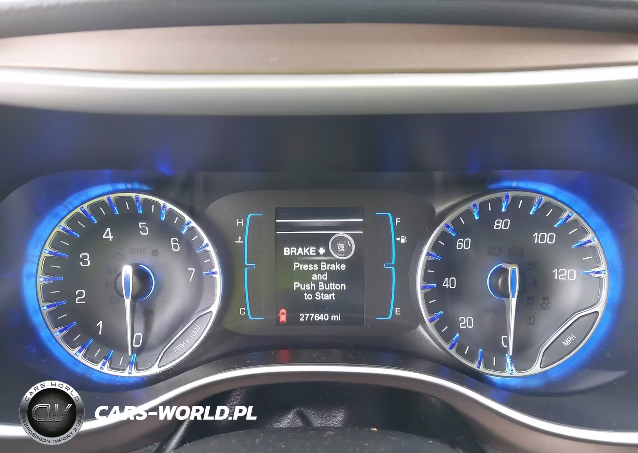 2017 Chrysler Pacifica Touring VIN:2C4RC1DG1HR592618 - 7