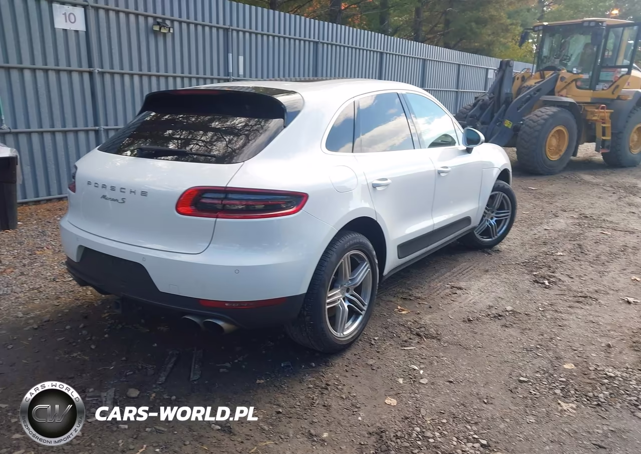2015 Porsche Macan S VIN:WP1AB2A57FLB61911 - 4