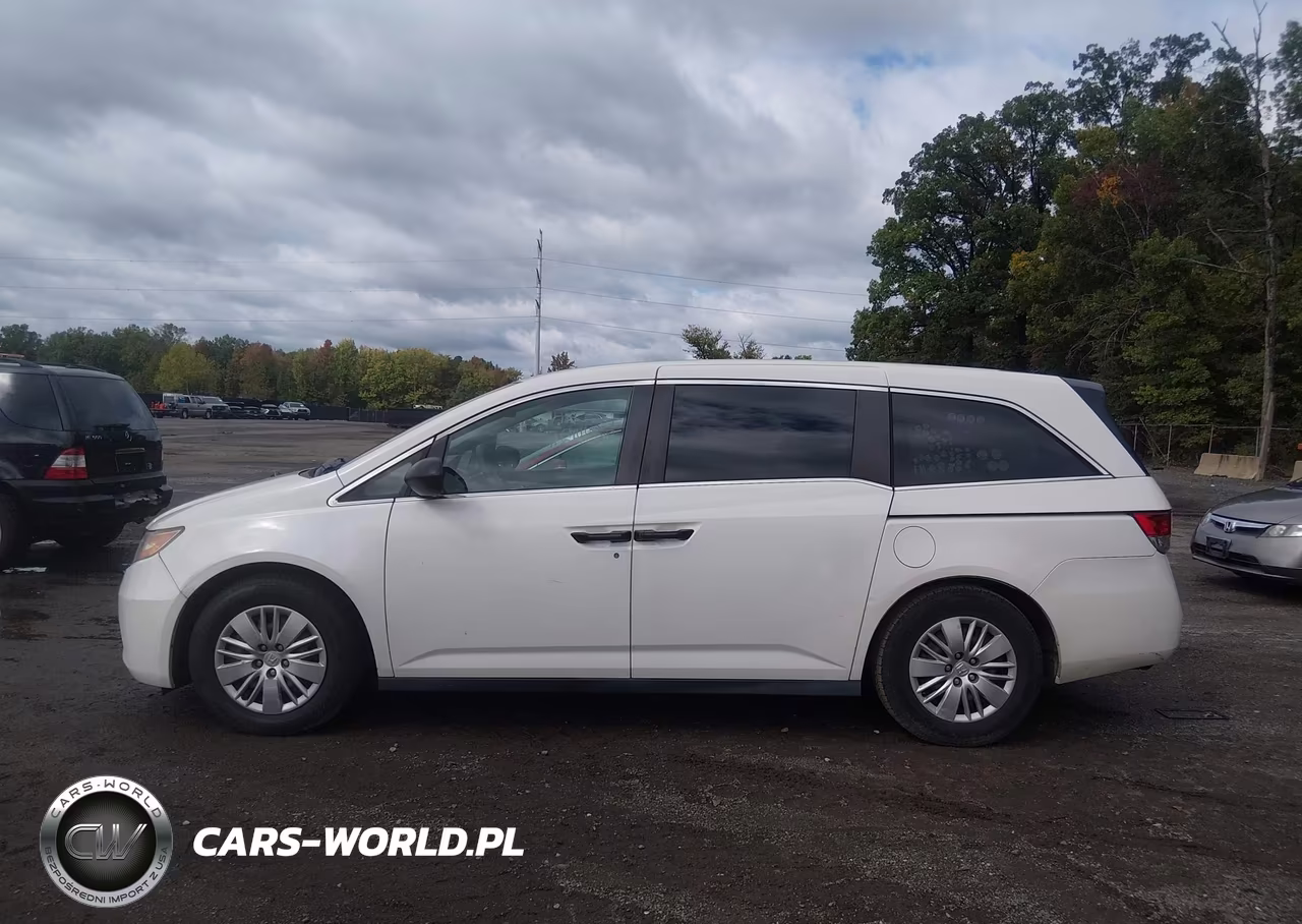 2015 Honda Odyssey Lx VIN:5FNRL5H2XFB114745 - 14