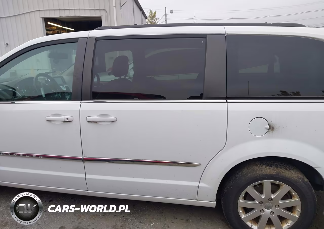 2016 Chrysler Town & Country Touring VIN:2C4RC1BG6GR230236 - 14