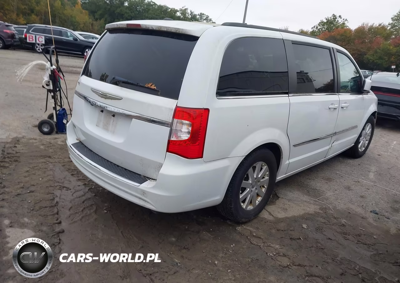 2016 Chrysler Town & Country Touring VIN:2C4RC1BG6GR230236 - 4
