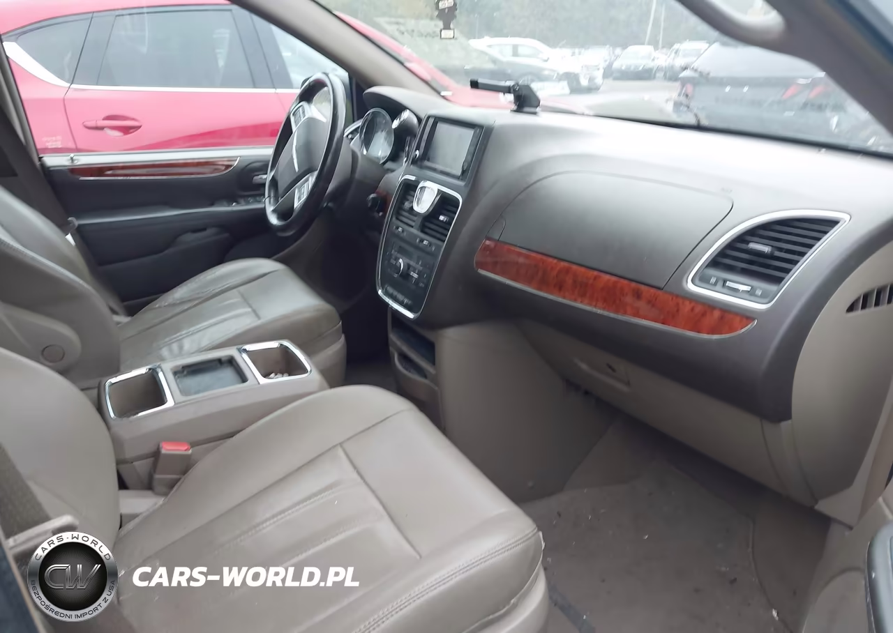 2016 Chrysler Town & Country Touring VIN:2C4RC1BG6GR230236 - 5