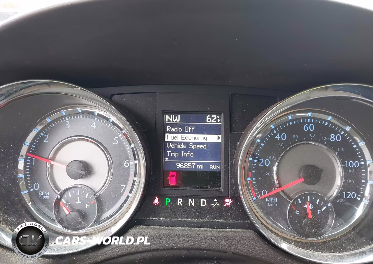 2016 Chrysler Town & Country Touring VIN:2C4RC1BG6GR230236 - 7