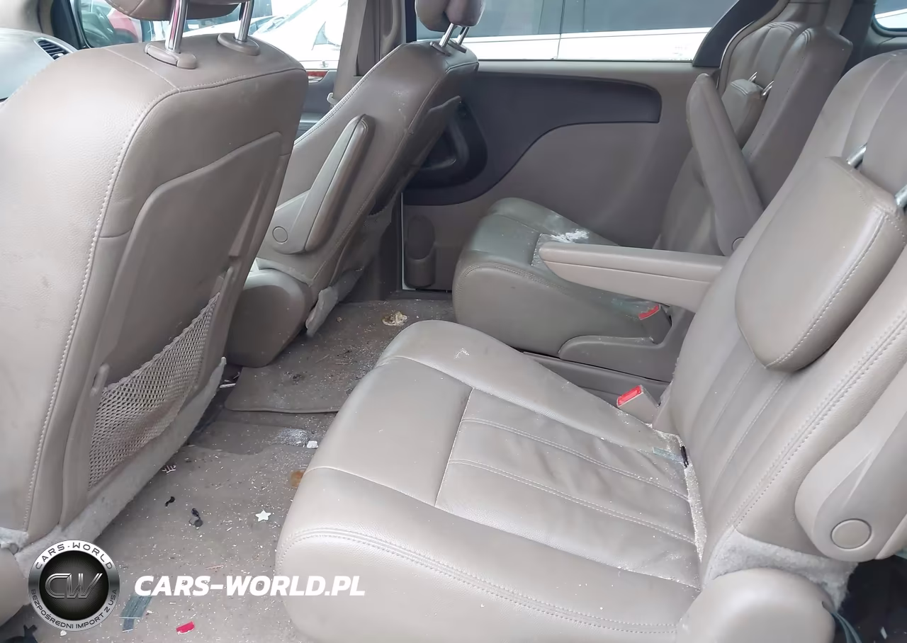 2016 Chrysler Town & Country Touring VIN:2C4RC1BG6GR230236 - 8