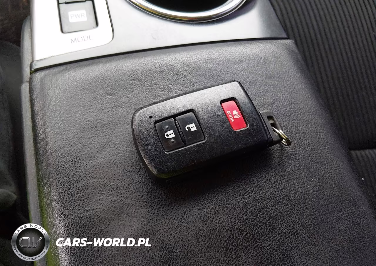2017 Toyota Prius V Two VIN:JTDZN3EU6HJ056861 - 11