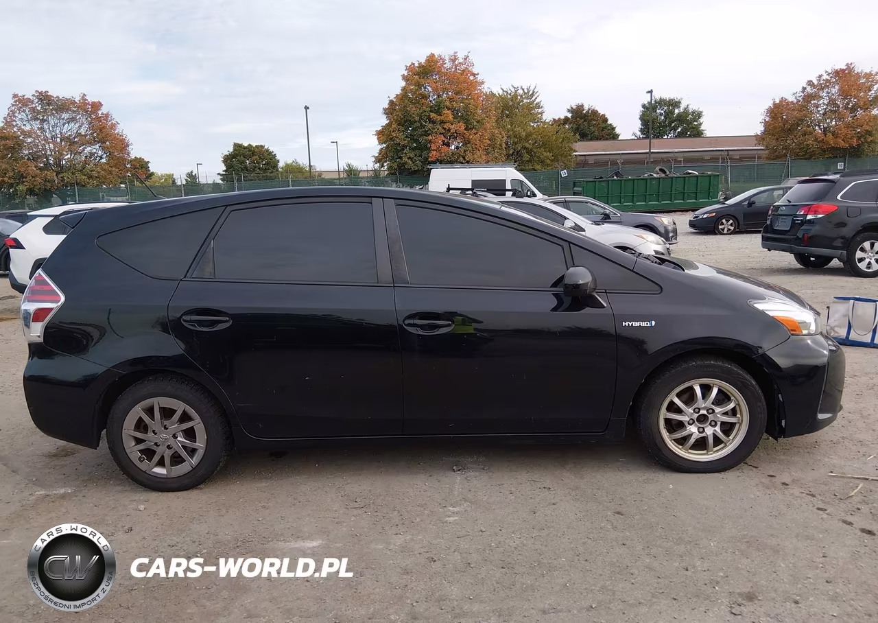 2017 Toyota Prius V Two VIN:JTDZN3EU6HJ056861 - 13