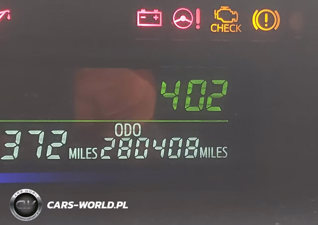 2017 Toyota Prius V Two VIN:JTDZN3EU6HJ056861 - 15