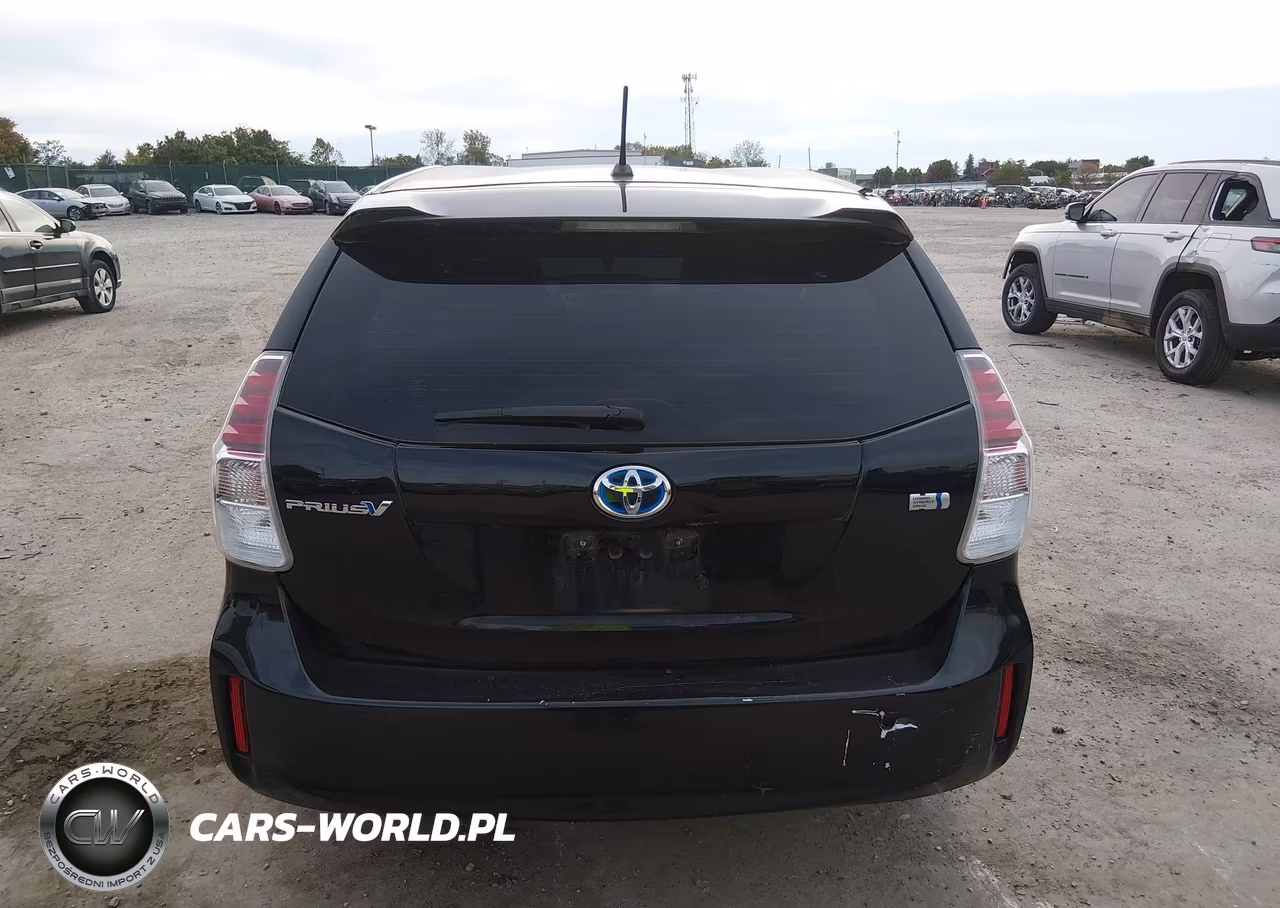 2017 Toyota Prius V Two VIN:JTDZN3EU6HJ056861 - 16
