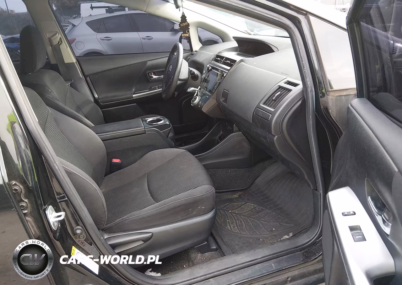 2017 Toyota Prius V Two VIN:JTDZN3EU6HJ056861 - 5