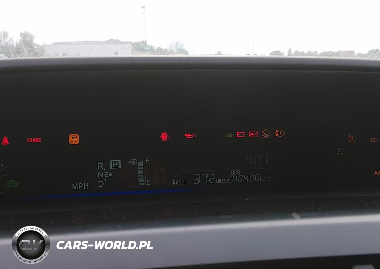 2017 Toyota Prius V Two VIN:JTDZN3EU6HJ056861 - 7