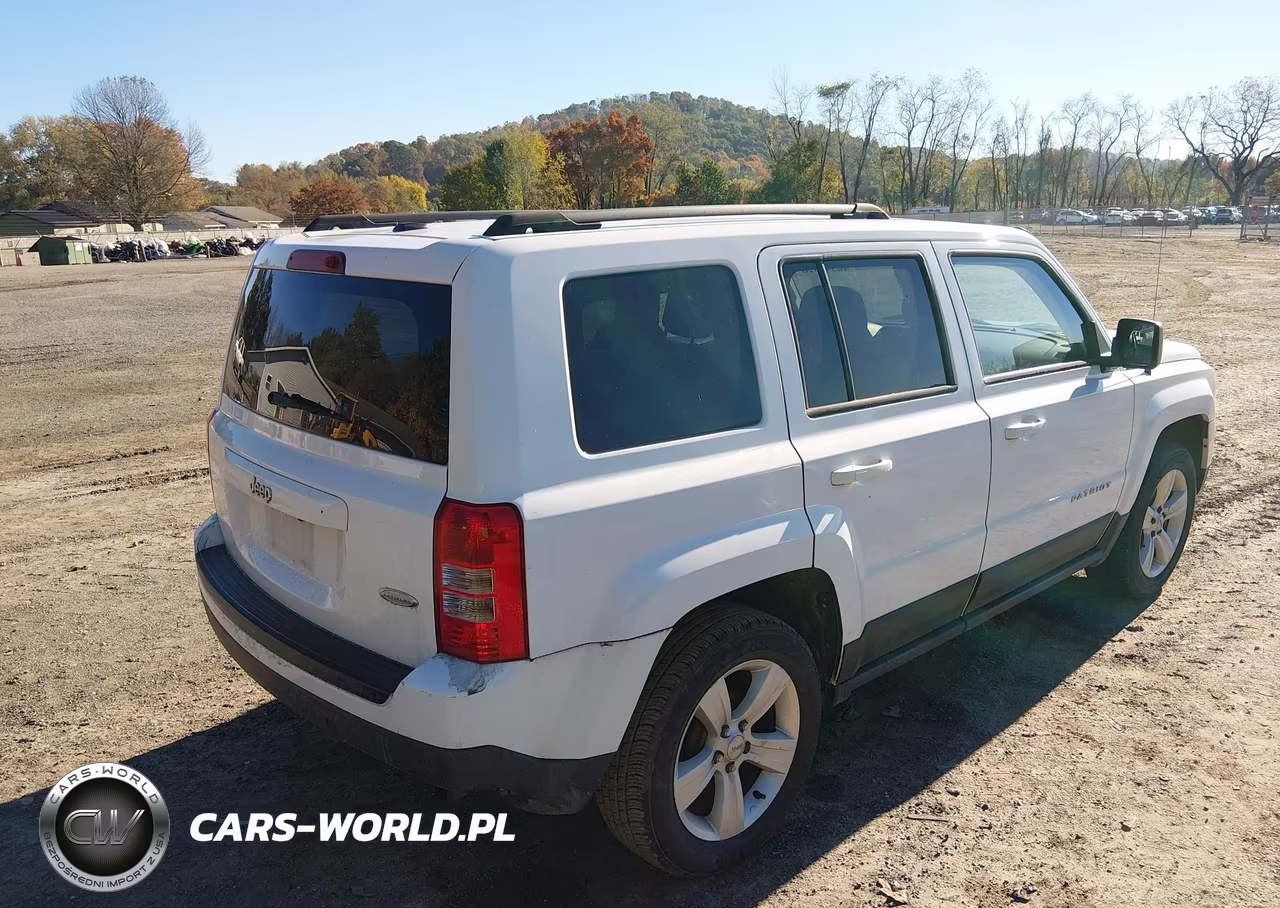 2016 Jeep Patriot Latitude VIN:1C4NJPFA2GD794885 - 4