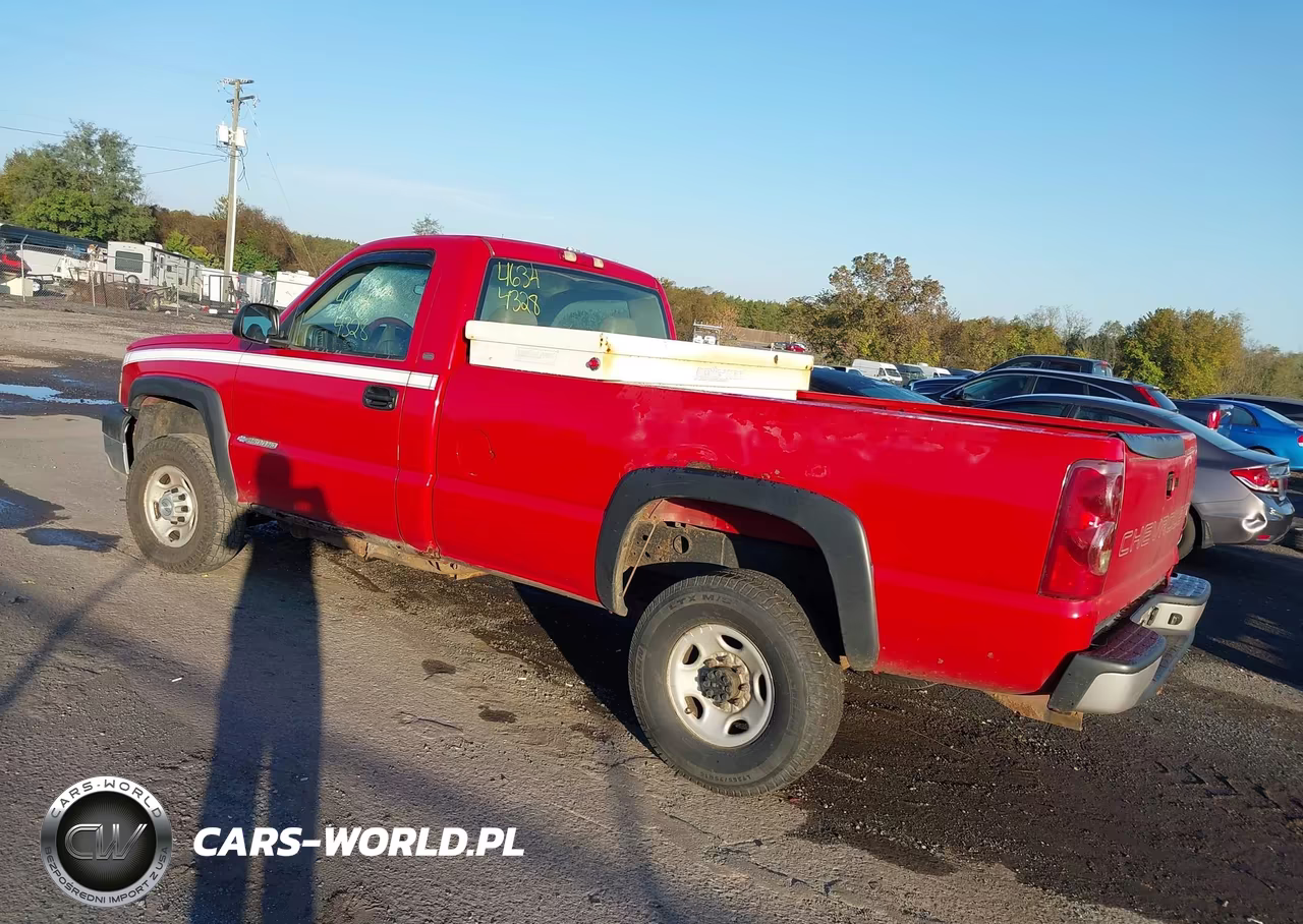 2003 Chevrolet Silverado 2500Hd Work Truck VIN:1GCHC24U53E264468 - 3