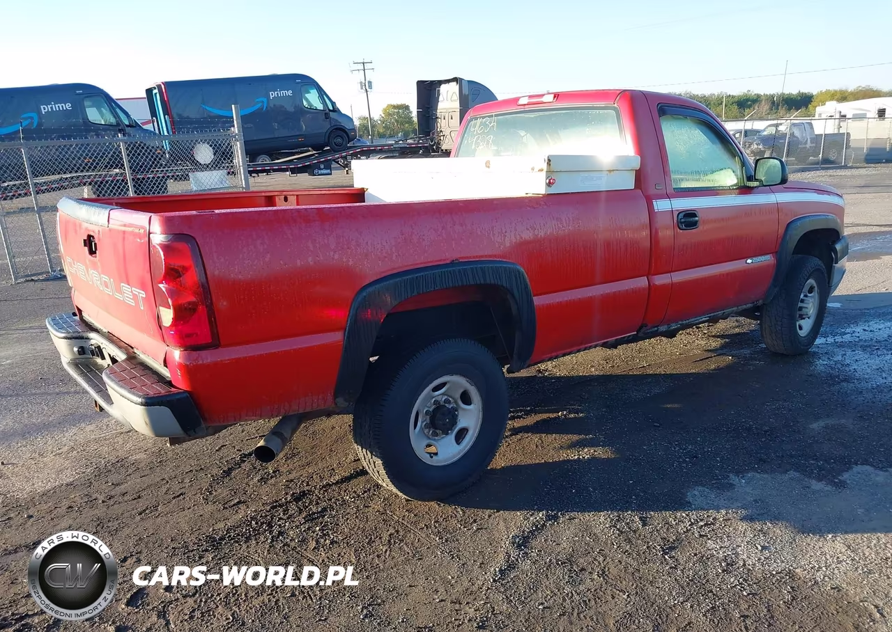 2003 Chevrolet Silverado 2500Hd Work Truck VIN:1GCHC24U53E264468 - 4