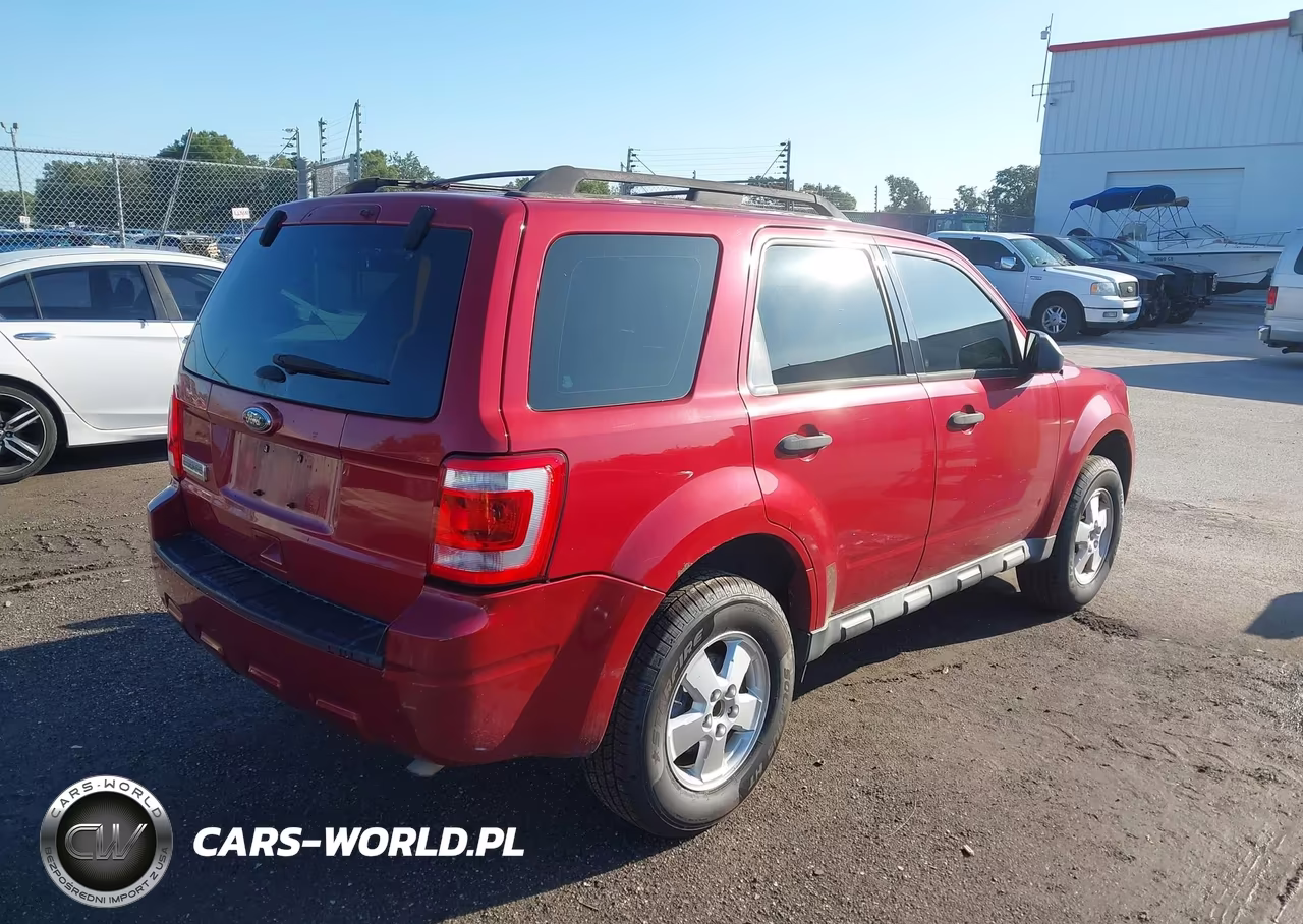 2011 Ford Escape Xls VIN:1FMCU9C7XBKA78111 - 4