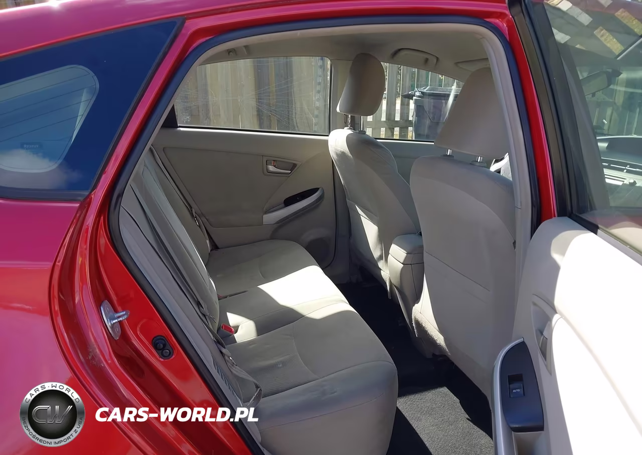 2014 Toyota Prius Two VIN:JTDKN3DU5E1742145 - 8