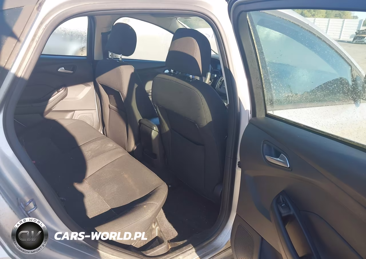 2016 Ford Focus Se VIN:1FADP3F28GL335299 - 8