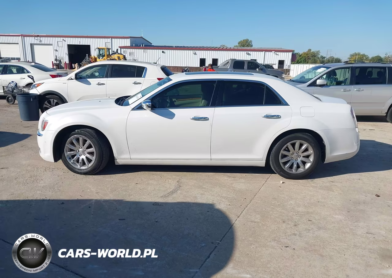 2014 Chrysler 300C VIN:2C3CCAET9EH250700 - 14