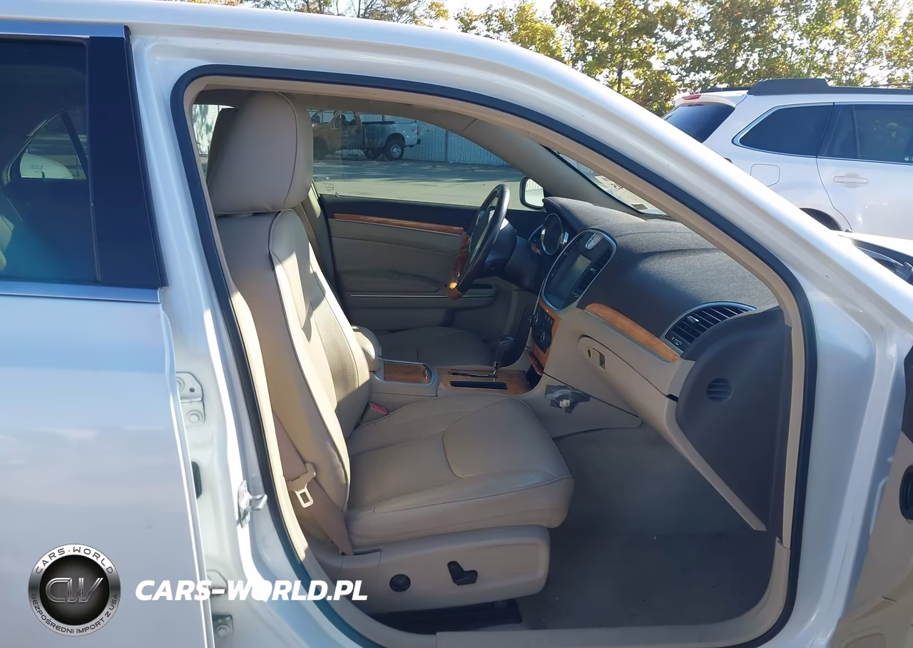2014 Chrysler 300C VIN:2C3CCAET9EH250700 - 5