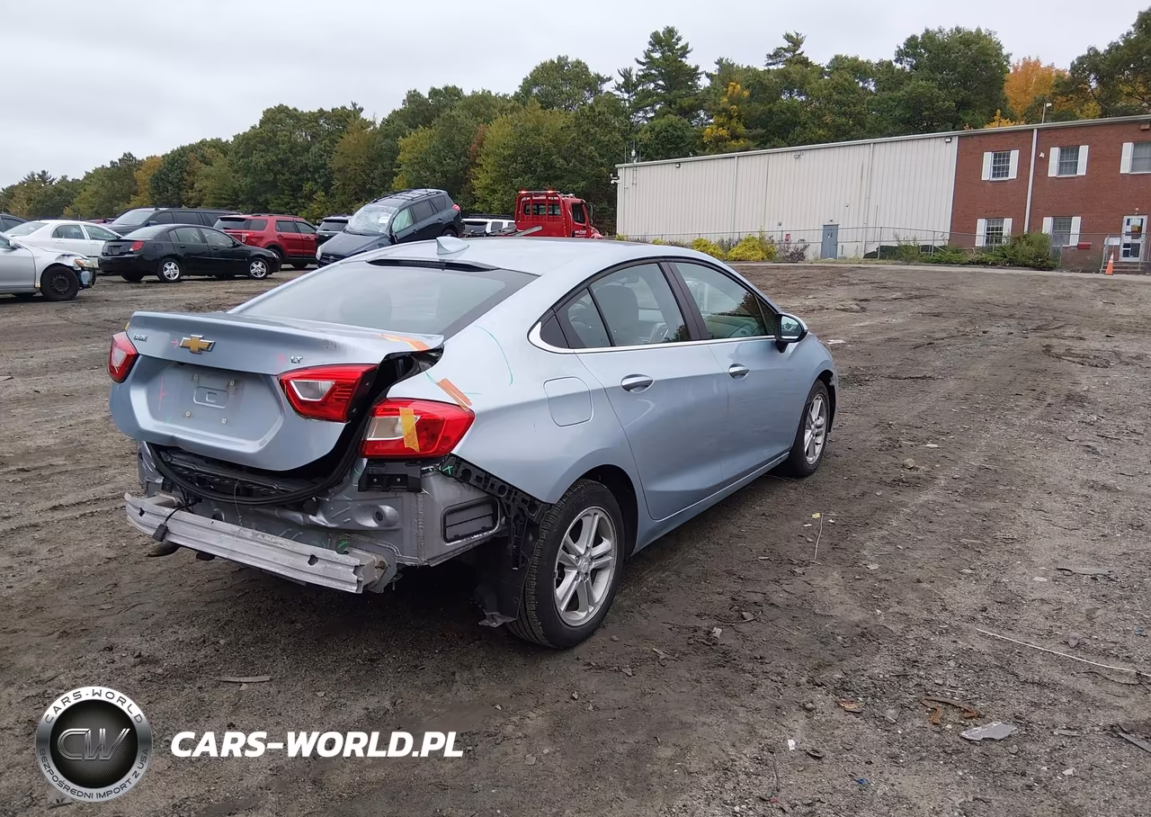 2018 Chevrolet Cruze Lt Auto VIN:1G1BE5SM1J7121175 - 4