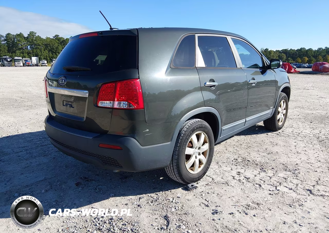 2012 Kia Sorento Lx VIN:5XYKTDA63CG221181 - 4