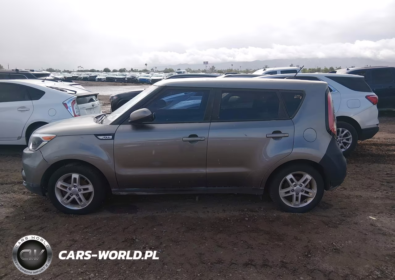 2018 Kia Soul + VIN:KNDJP3A57J7567245 - 14