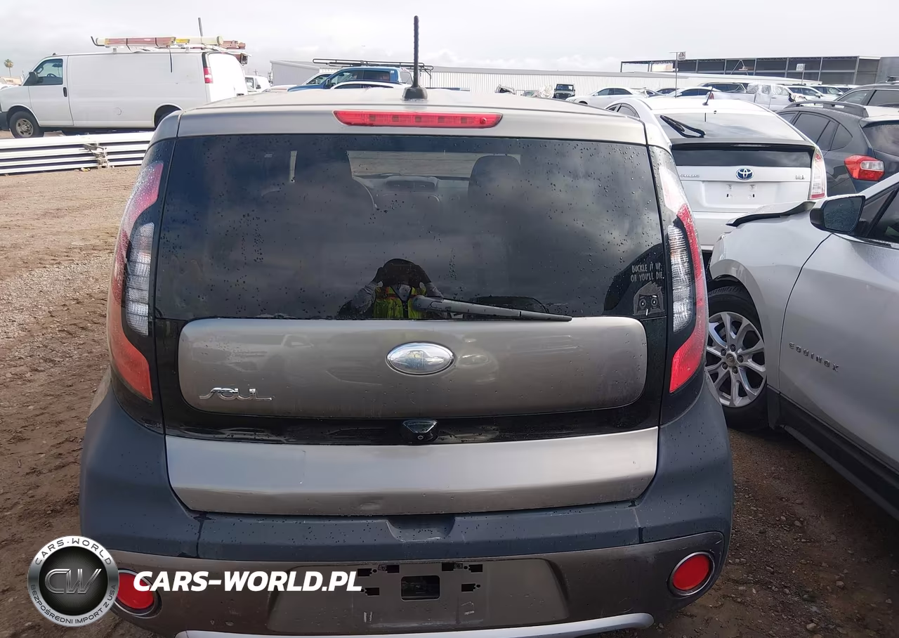 2018 Kia Soul + VIN:KNDJP3A57J7567245 - 16