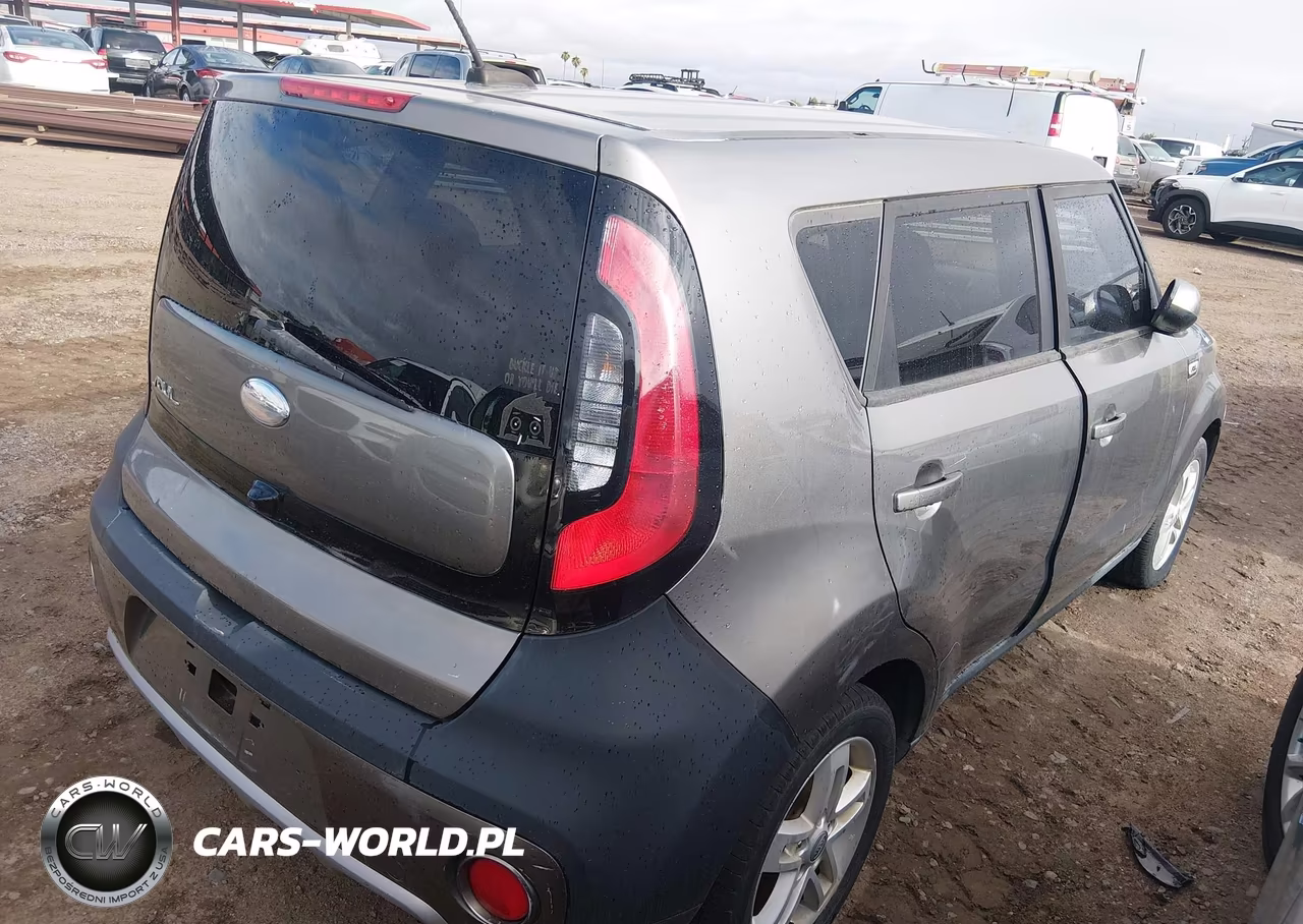 2018 Kia Soul + VIN:KNDJP3A57J7567245 - 4