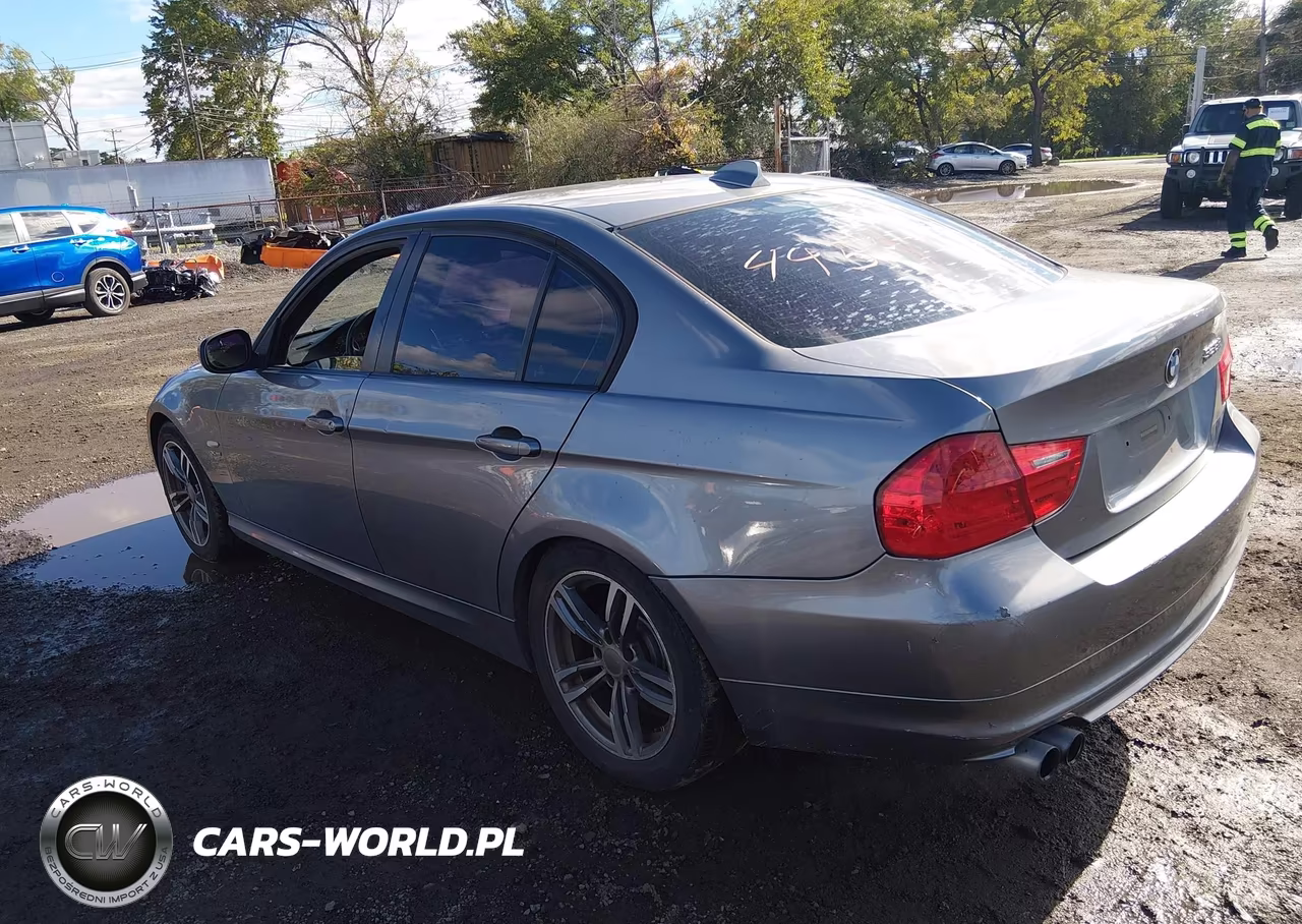 2010 BMW 328I xDrive VIN:WBAPK5C58AA651799 - 3