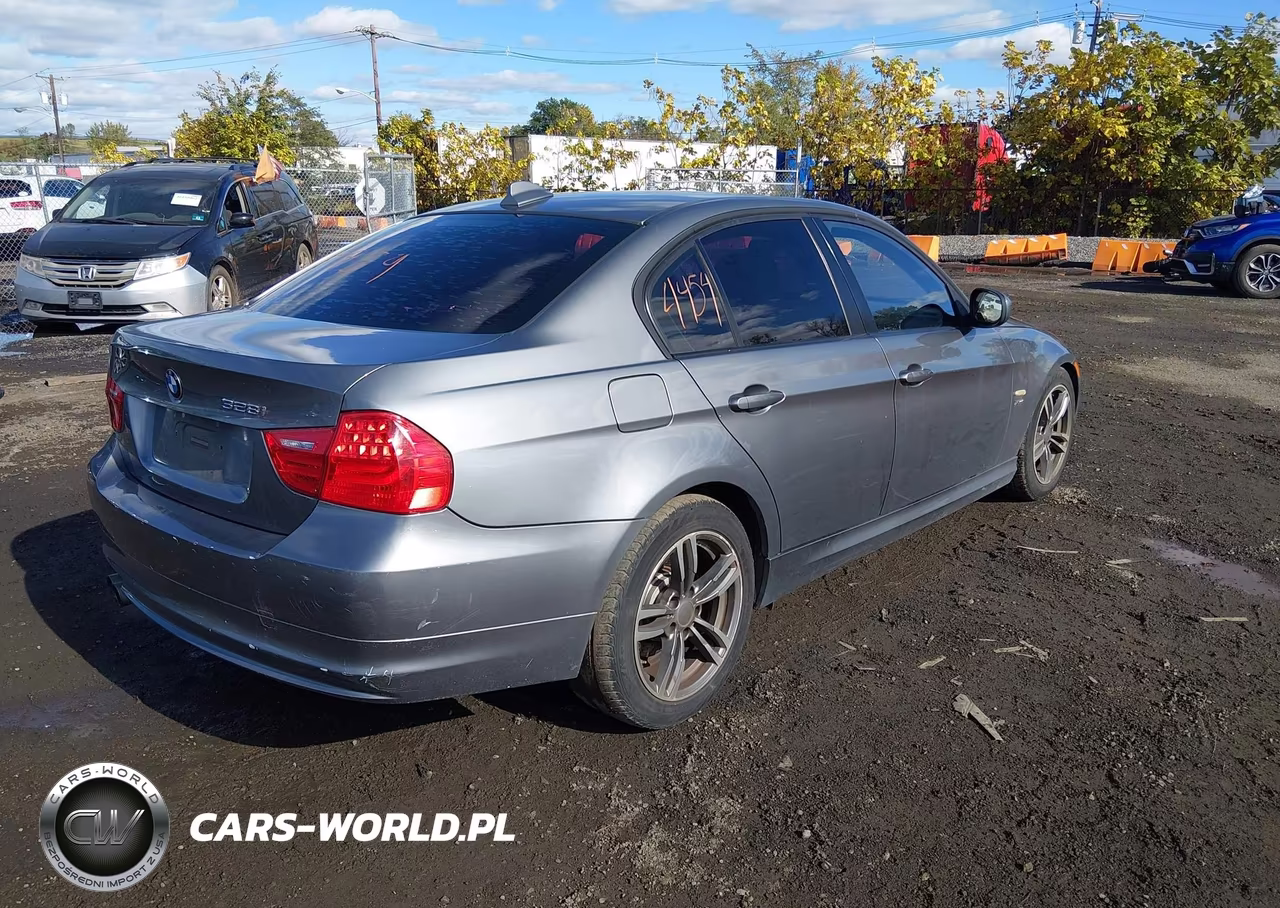 2010 BMW 328I xDrive VIN:WBAPK5C58AA651799 - 4