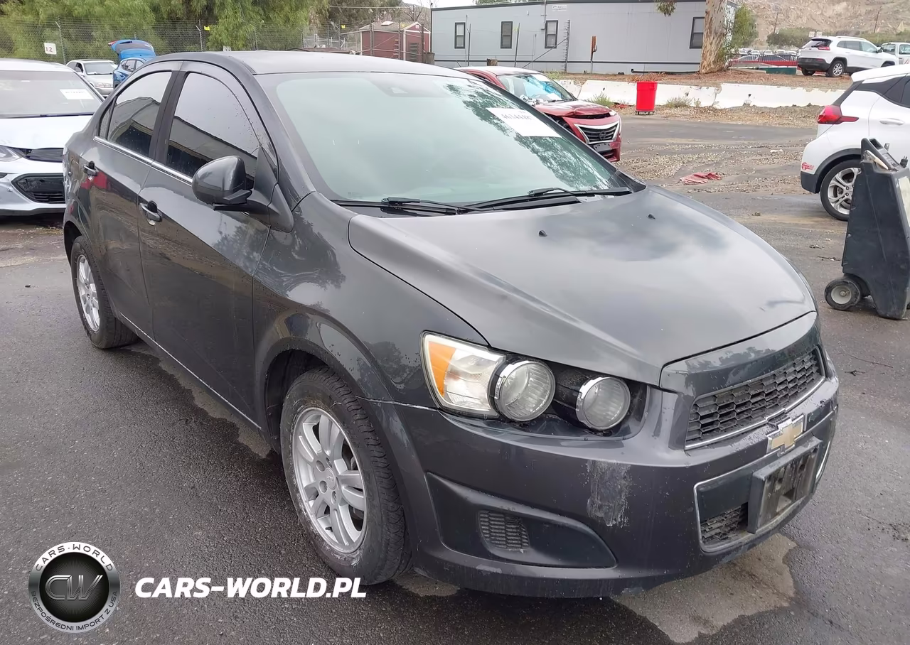 2016 Chevrolet Sonic Lt Auto – zdjęcie 1 z 11